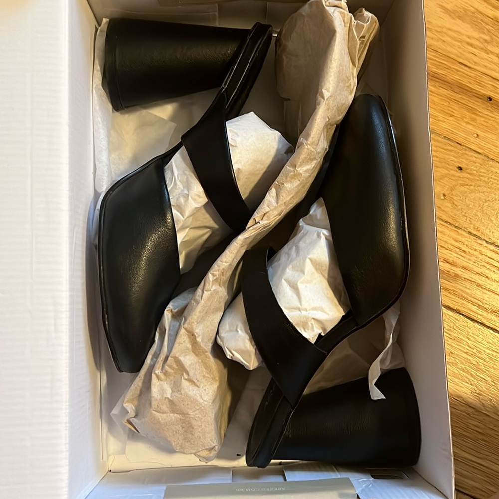 Black Arezzo block heel pumps - size 6.5